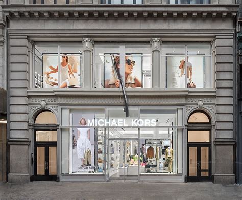 michael kors è inglese|Michael Kors milan.